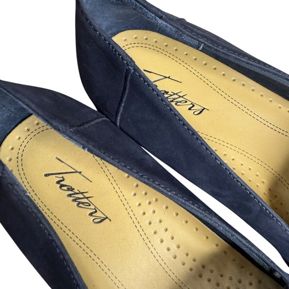 Trotters Jenn Laser Loafer leather suede navy women’s 8.5 Wide shoes career - Picture 7 of 9